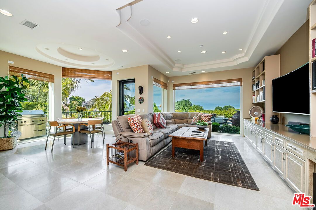 Dining room, Interior, Living room, Recessed Lighting