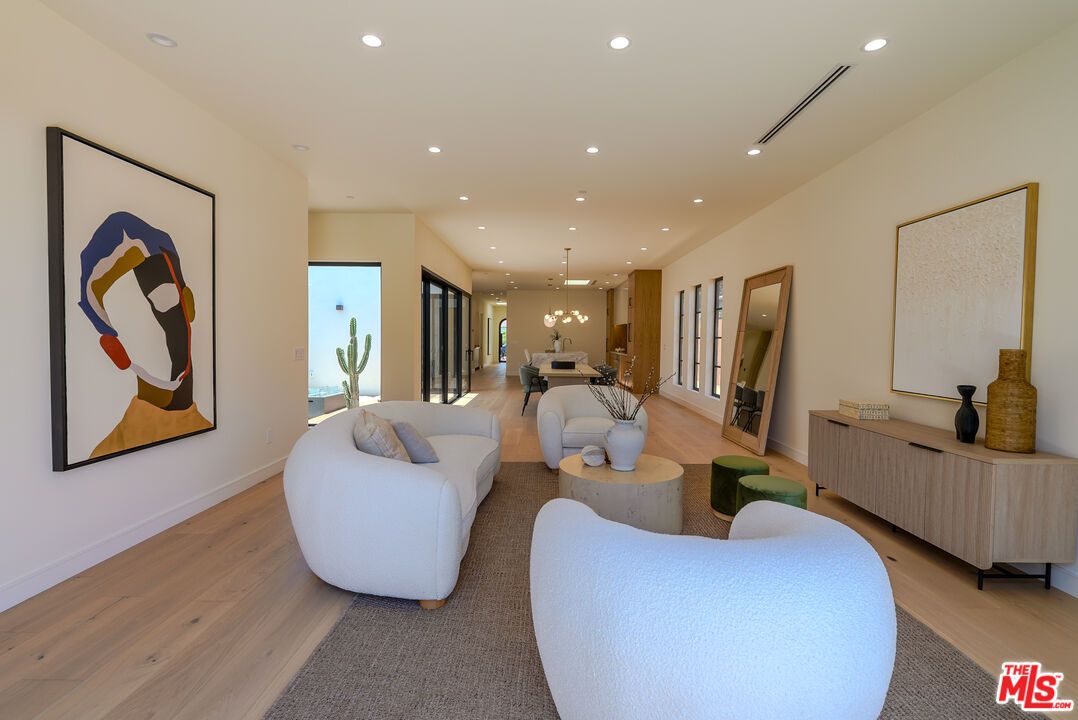 Dining room, Interior, Living room, Pendant Lights, Recessed Lighting, Wood Texture Flooring
