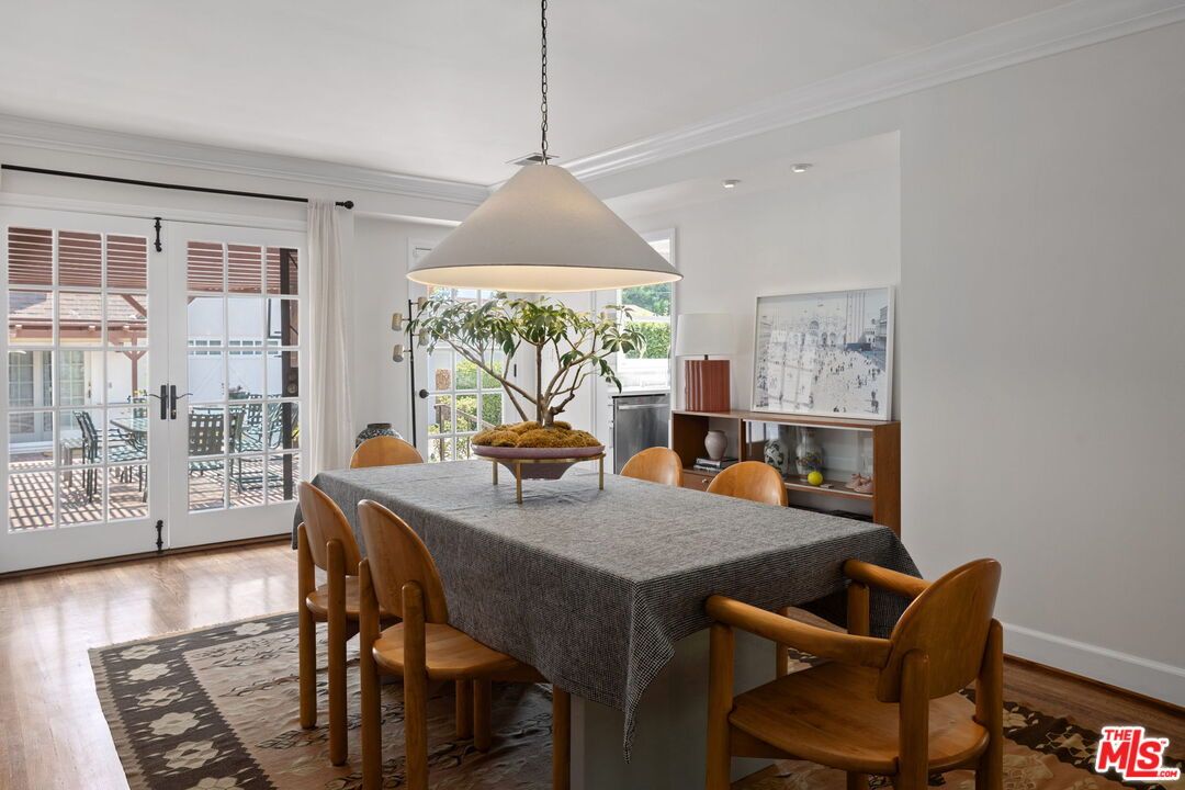 Dining room, Interior, Pendant Lights, Recessed Lighting, Wood Texture Flooring