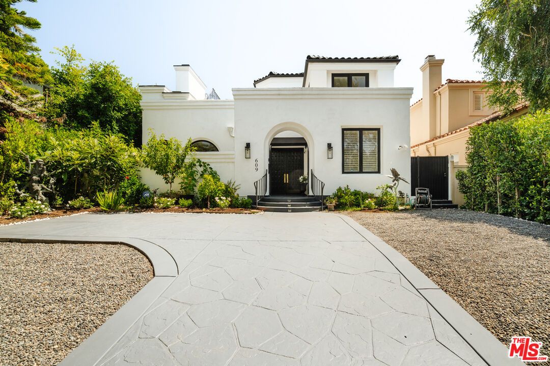 Backyard, Exterior, Facade, Spanish Mediterranean