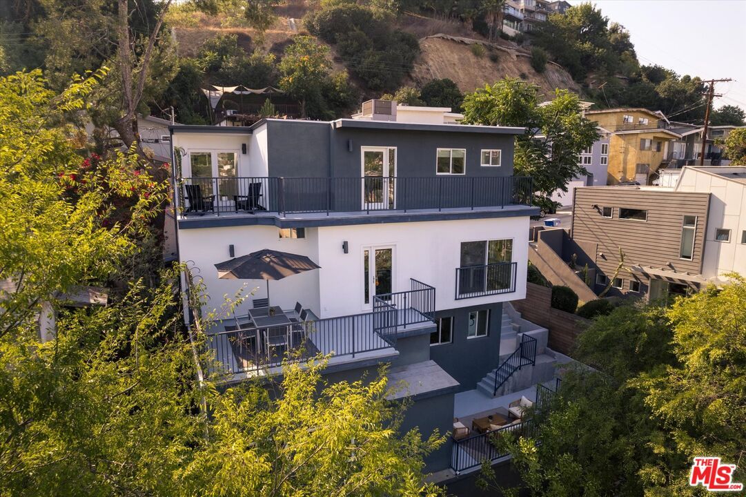 Exterior, Drone