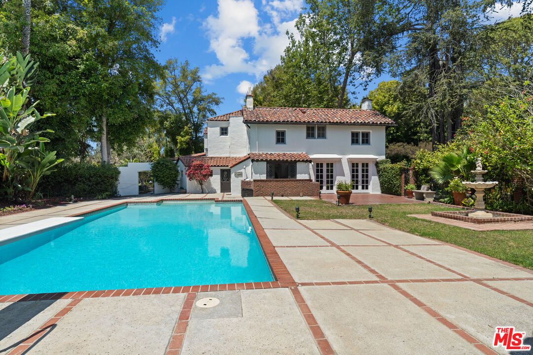Backyard, Exterior, Pool