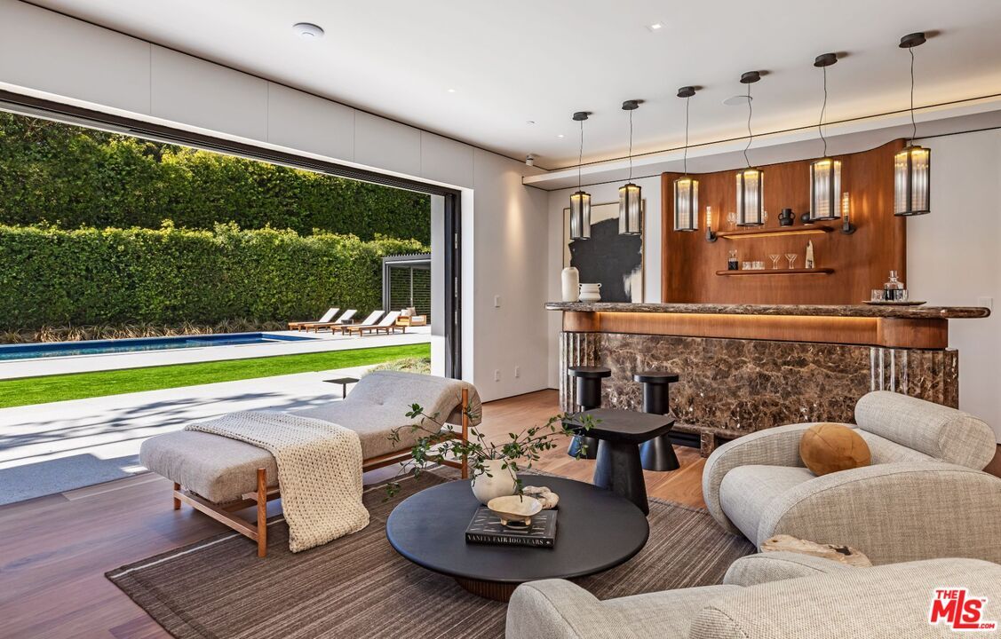 Fireplace, Interior, Living room, Pendant Lights, Recessed Lighting, Wood Texture Flooring