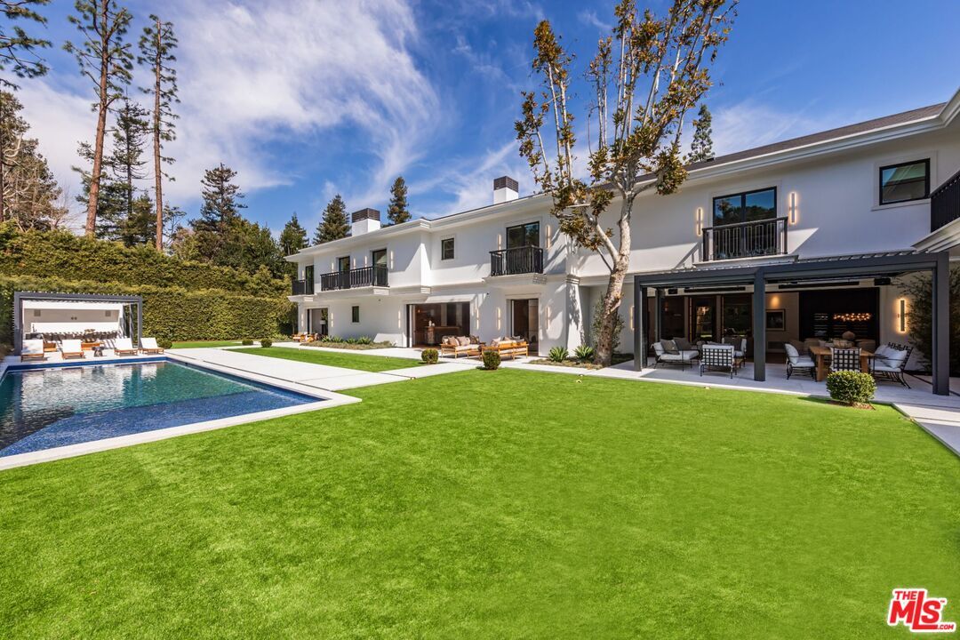 Backyard, Exterior, Pool