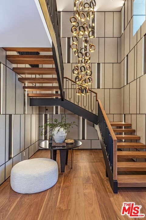 Interior, Pendant Lights, Wood Texture Flooring