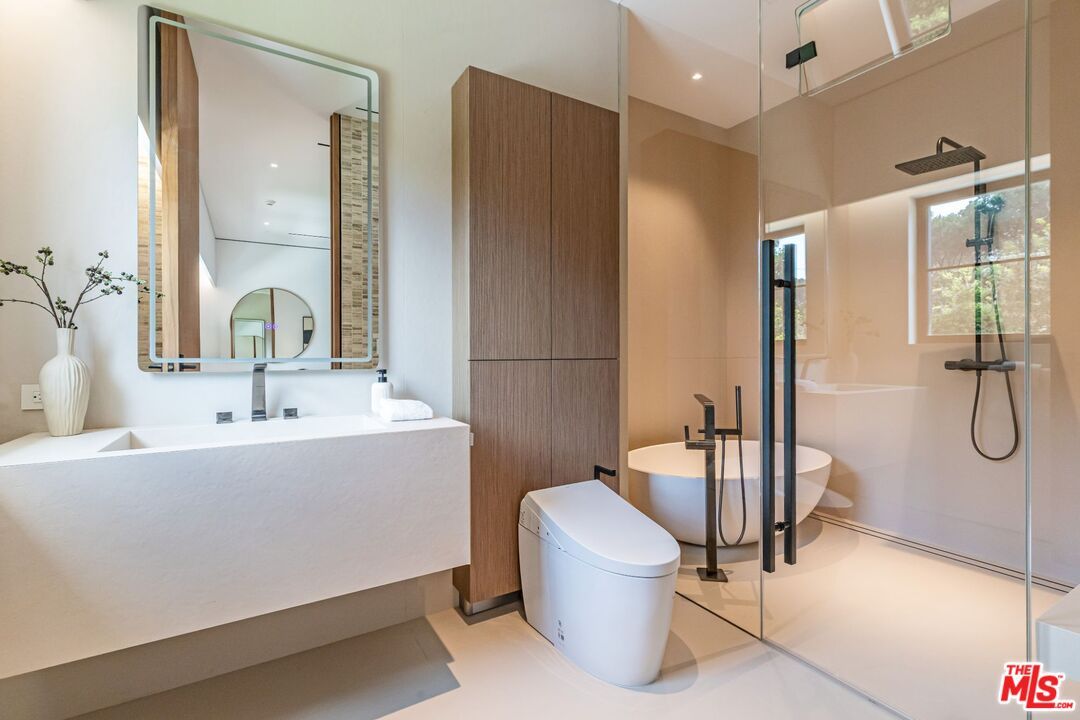 Bathroom, Free Standing Baths, Glass Shower, Interior, Recessed Lighting
