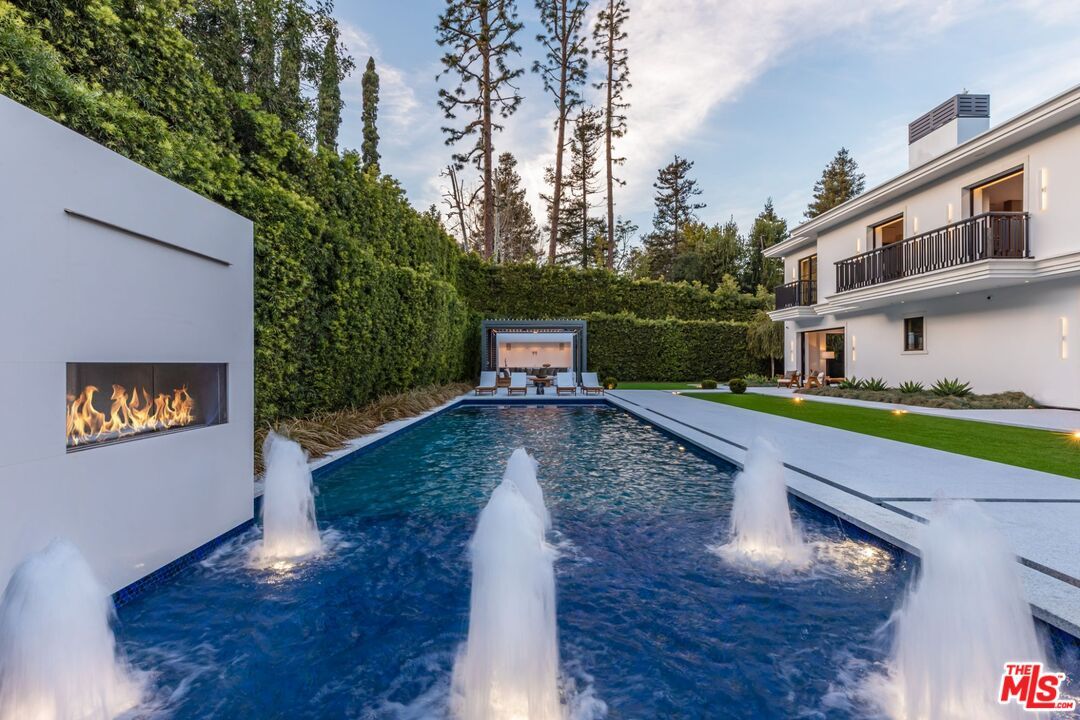 Exterior, Fireplace, Pool