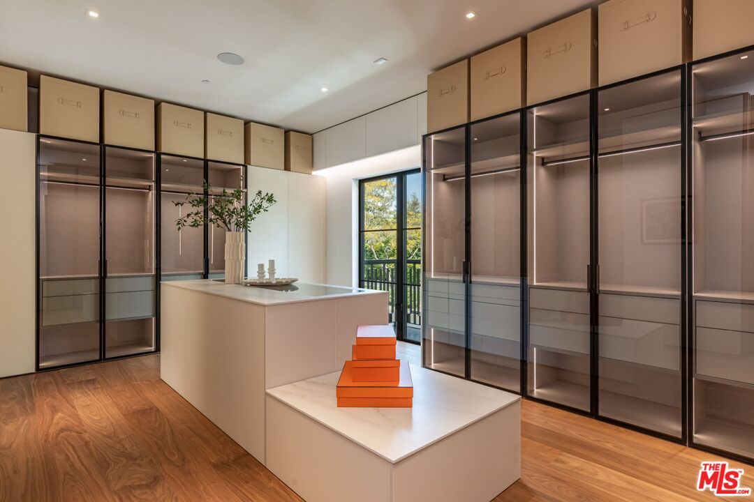 Interior, Recessed Lighting, Walk-in Closets, Wood Texture Flooring