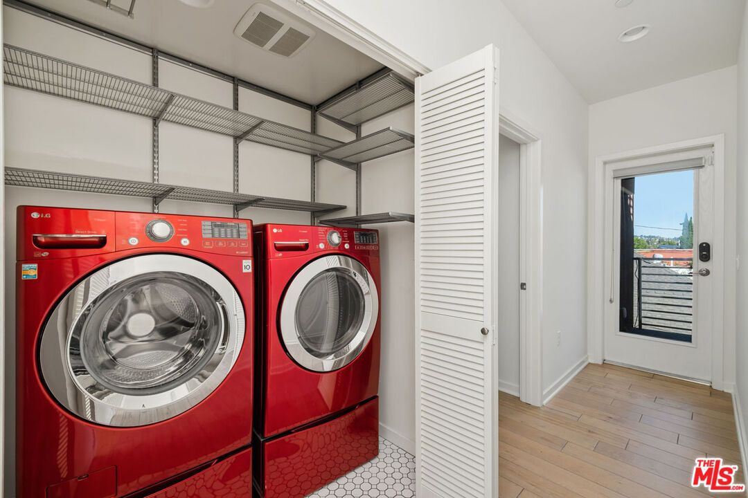 Interior, Recessed Lighting, Utility Closets, Washer, Wood Texture Flooring