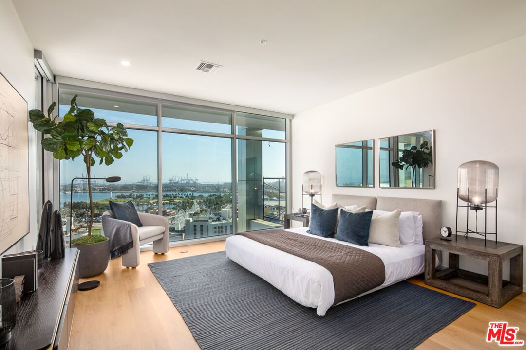 Bedroom, Interior, Recessed Lighting, Water, Wood Texture Flooring