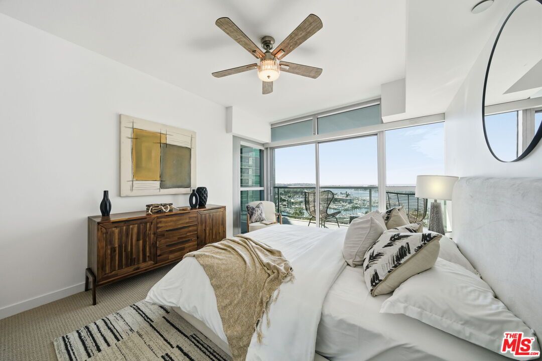 Bedroom, Interior, Water