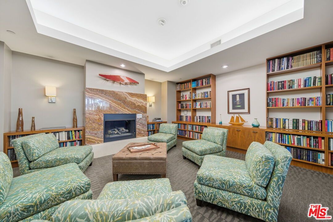 Fireplace, Interior, Living room, Recessed Lighting