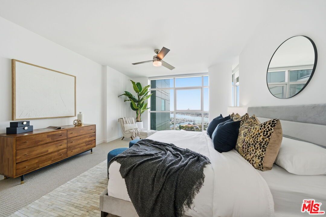 Bedroom, Interior, Water