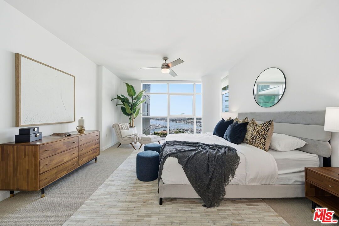 Bedroom, Interior, Water