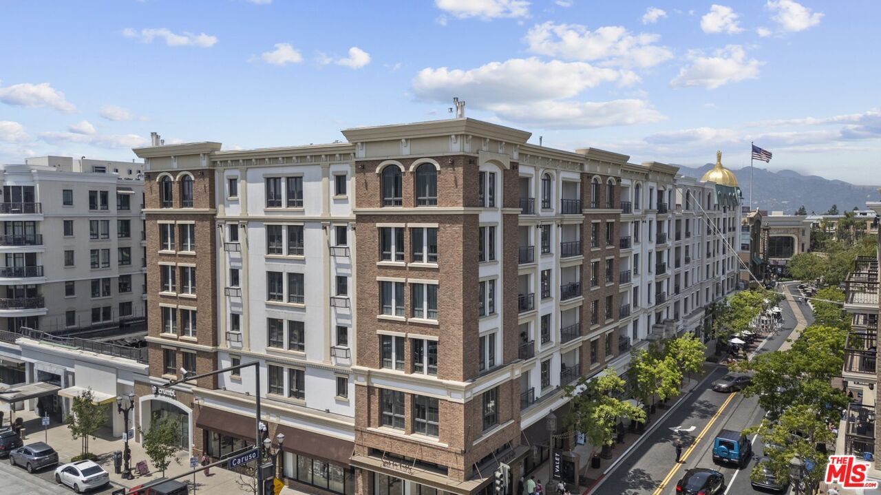 Exterior, Facade, Condo Building
