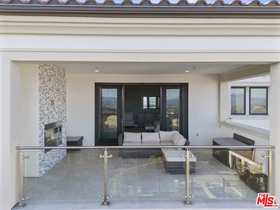 Exterior, Fireplace