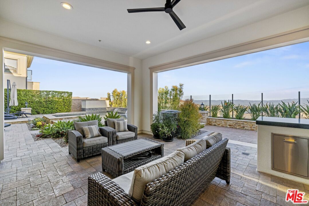 Exterior, Recessed Lighting, Water
