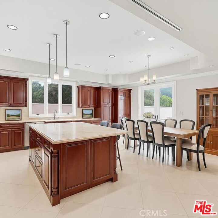Chandelier, Dining room, Interior, Kitchen, Pendant Lights, Recessed Lighting