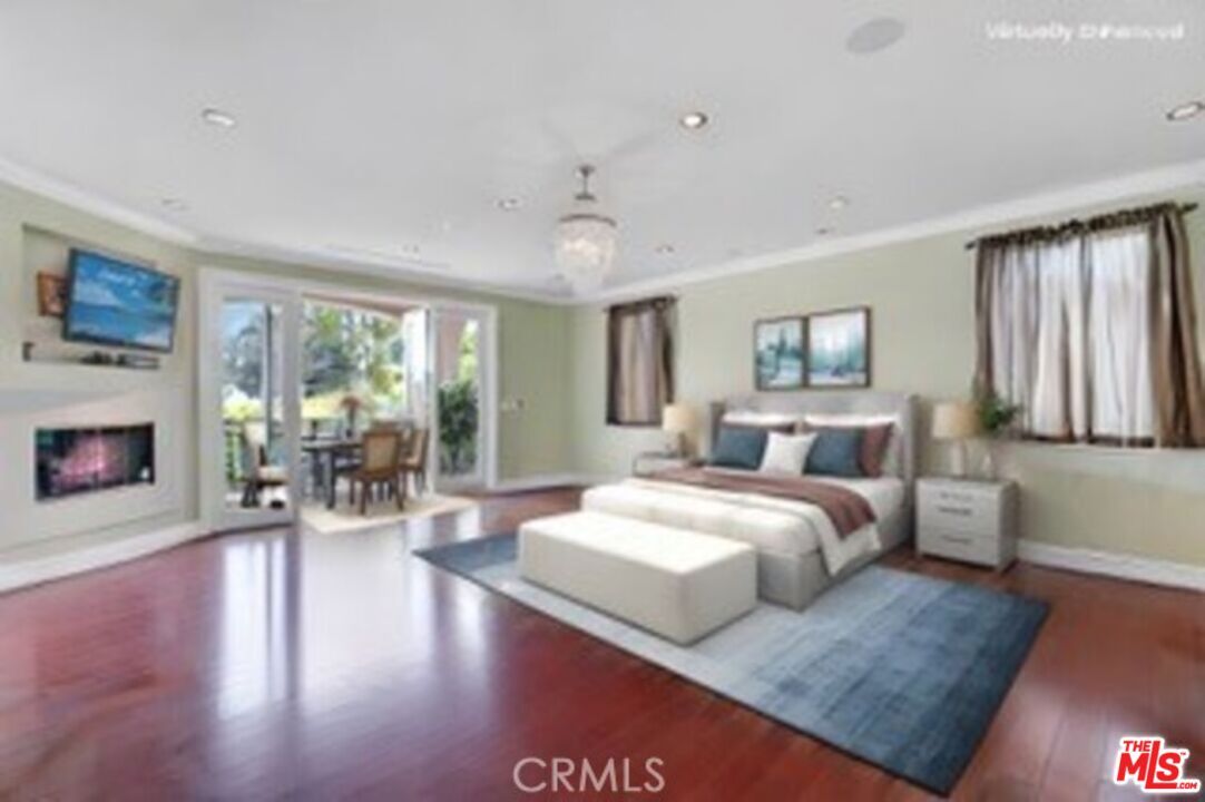 Bedroom, Chandelier, Dining room, Fireplace, Interior, Pendant Lights, Recessed Lighting, Wood Texture Flooring