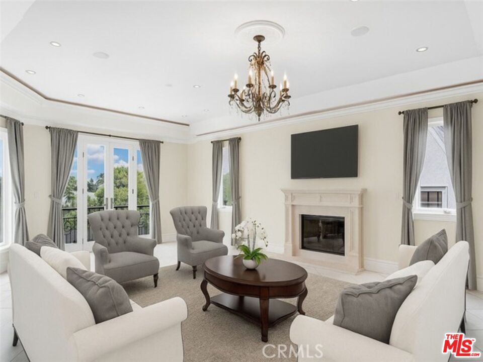 Chandelier, Fireplace, Interior, Living room, Recessed Lighting