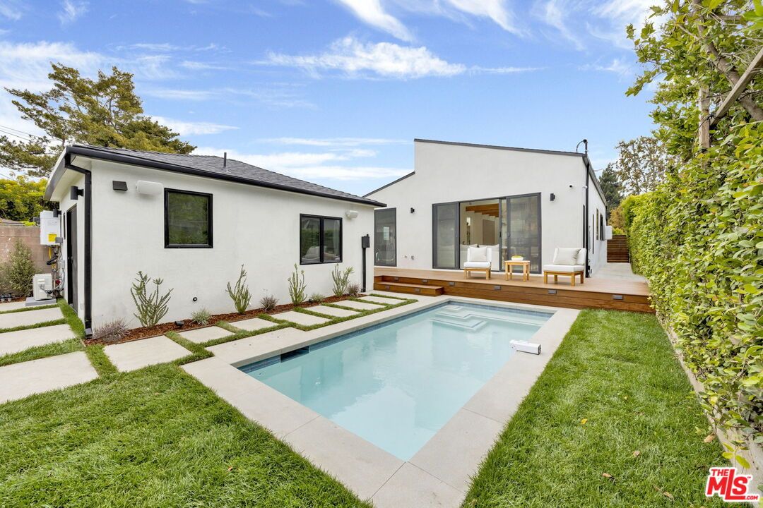 Backyard, Exterior, Pool