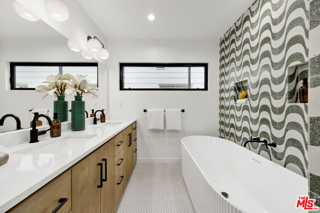 Bathroom, Dual Sink Vanities, Free Standing Baths, Interior, Recessed Lighting