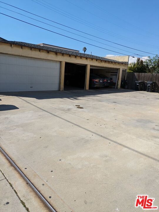 Detached Garage, Exterior