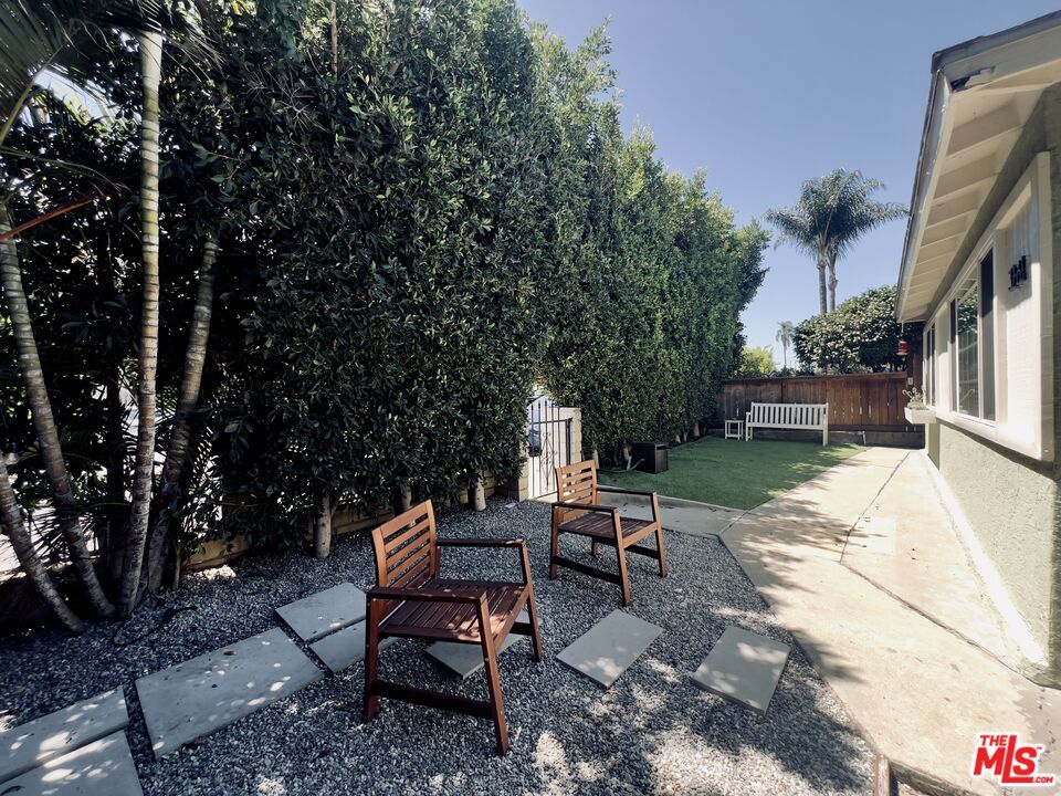 Backyard, Exterior