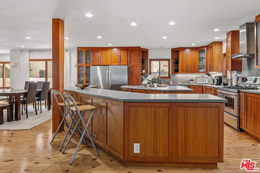 Dining room, Interior, Kitchen, Recessed Lighting, Stainless Steel Appliances, Wood Texture Flooring