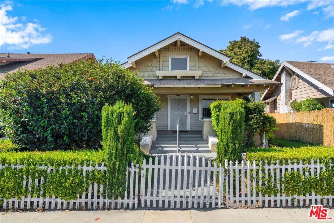 Exterior, Facade, American Craftsman