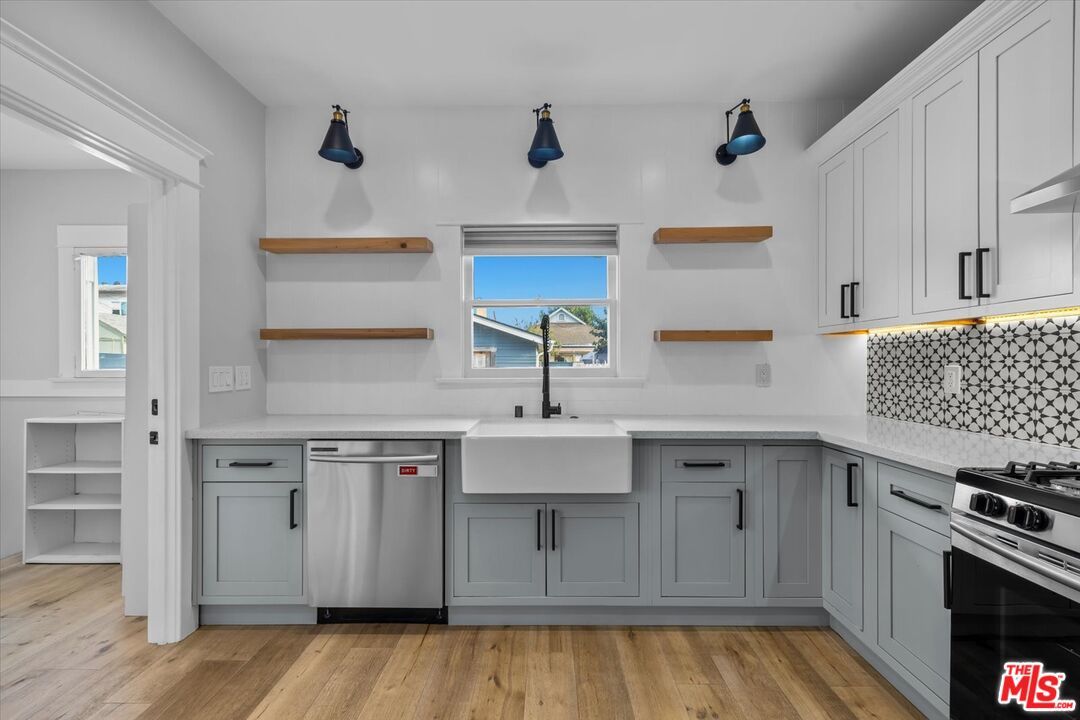 Interior, Kitchen, Stainless Steel Appliances, Wood Texture Flooring