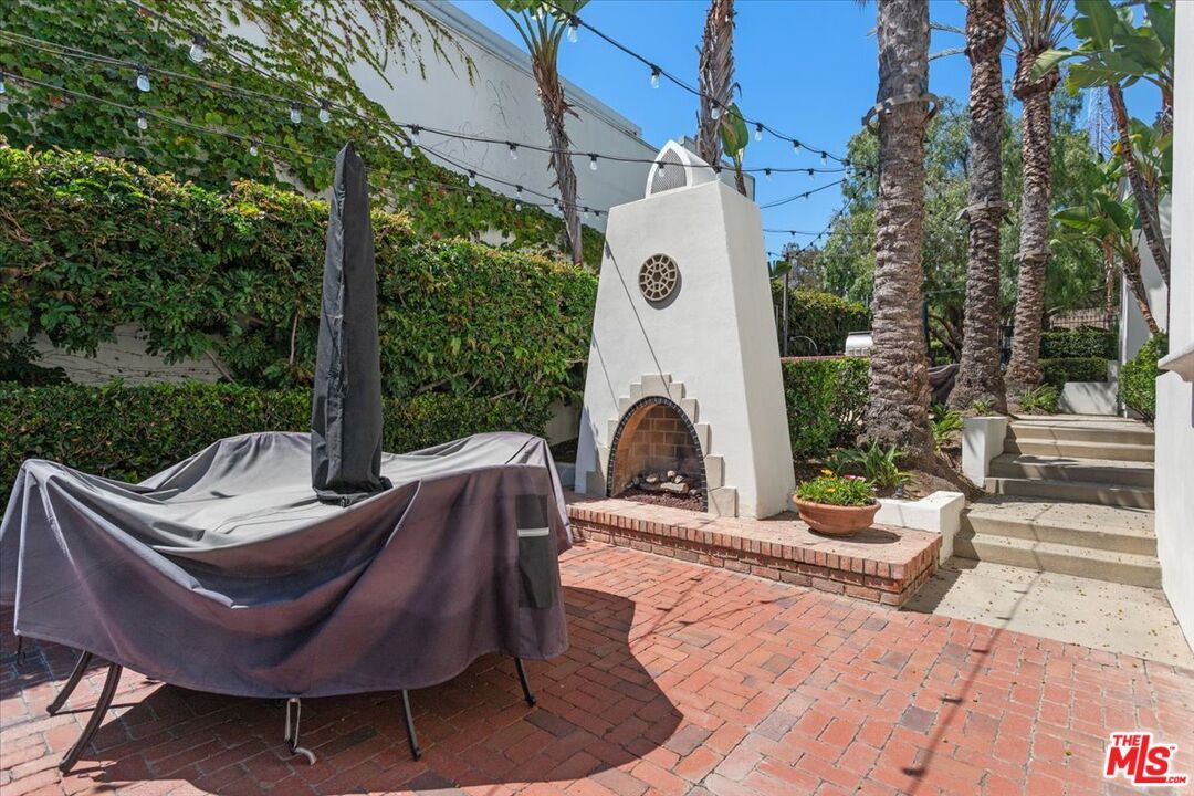 Exterior, Fireplace