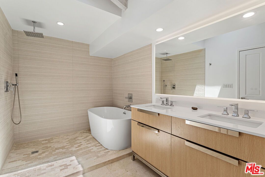 Bathroom, Dual Sink Vanities, Free Standing Baths, Interior, Recessed Lighting