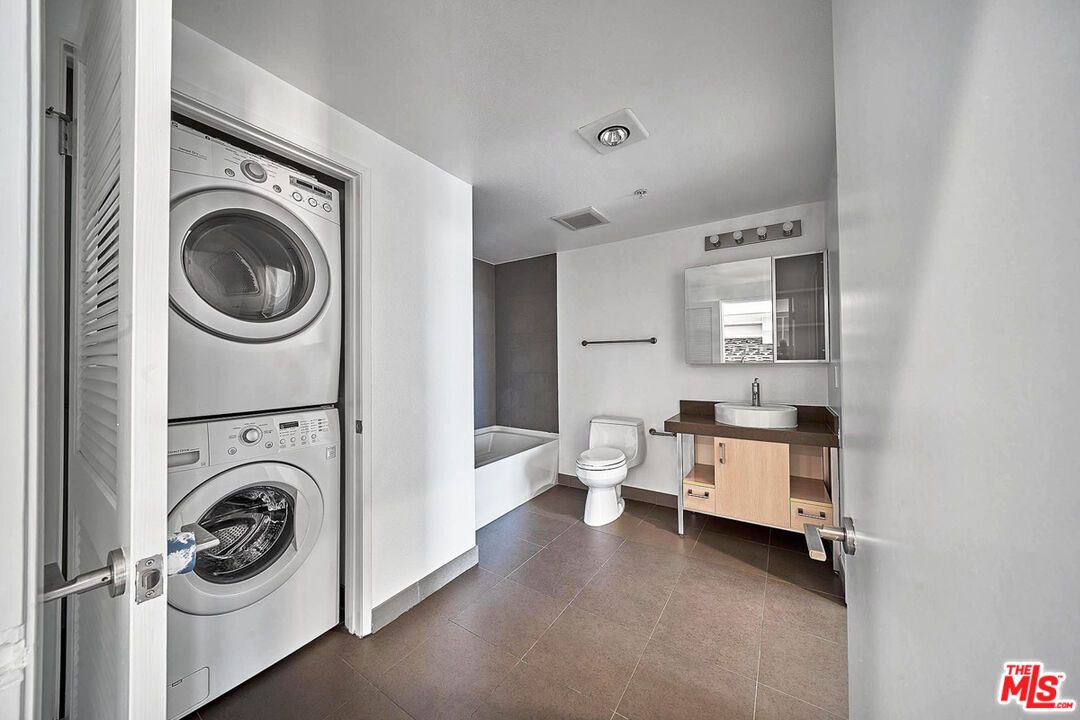 Interior, Utility Closets, Washer