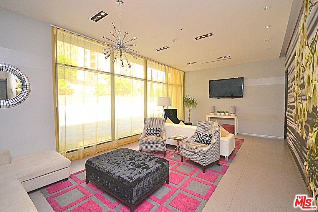 Interior, Living room, Pendant Lights, Recessed Lighting