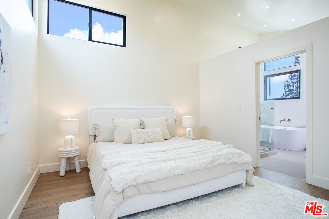 Bathroom, Bedroom, Interior, Recessed Lighting, Wood Texture Flooring