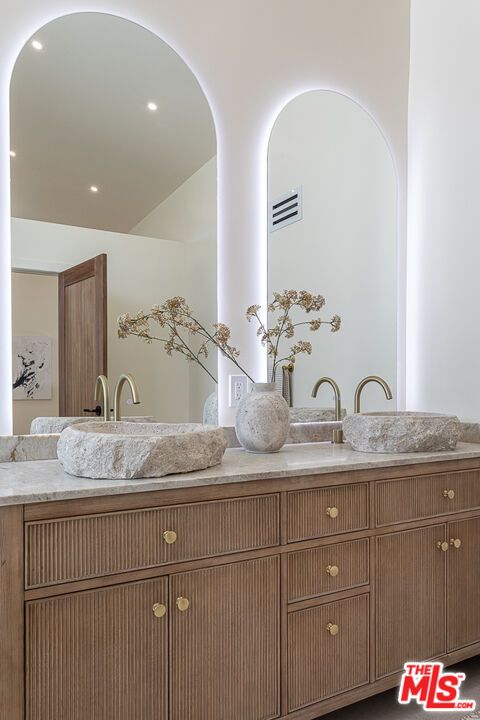 Bathroom, Interior, Recessed Lighting
