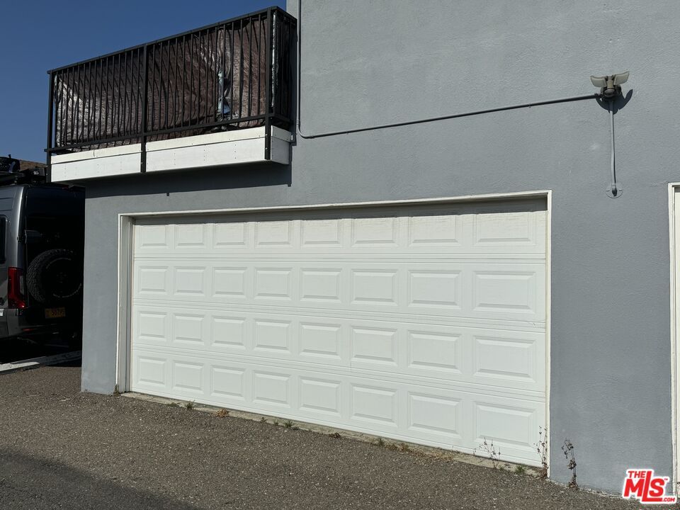Detached Garage, Exterior