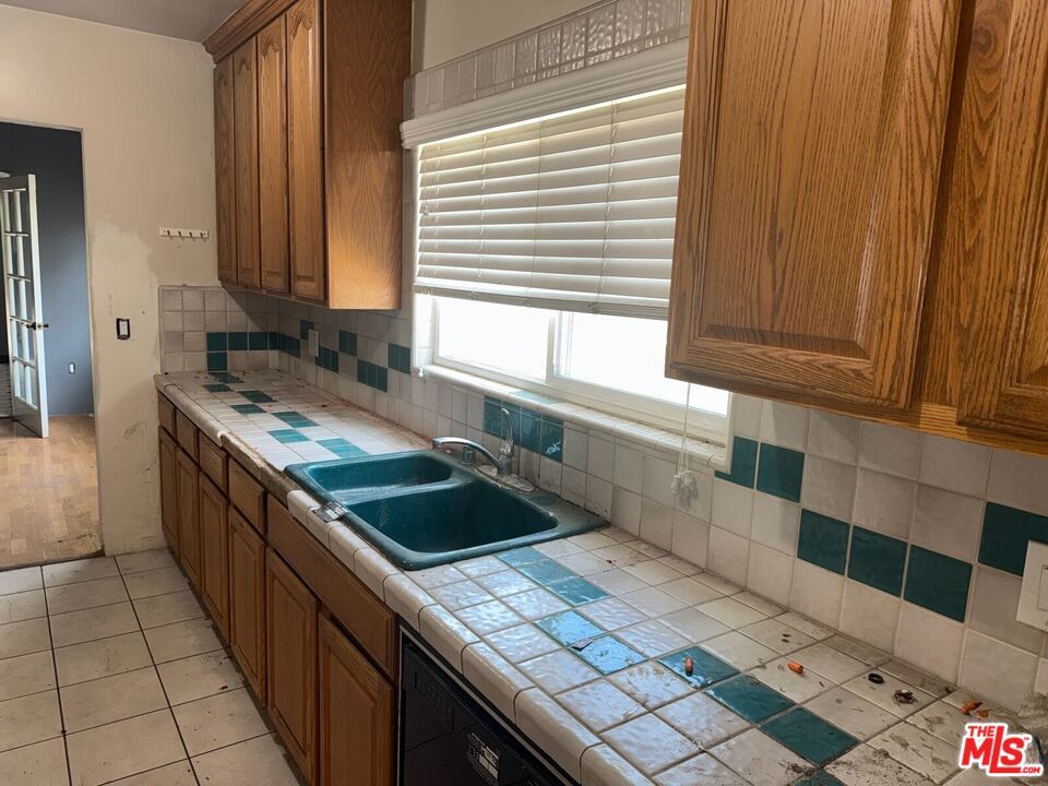 Interior, Kitchen, Tile Countertops