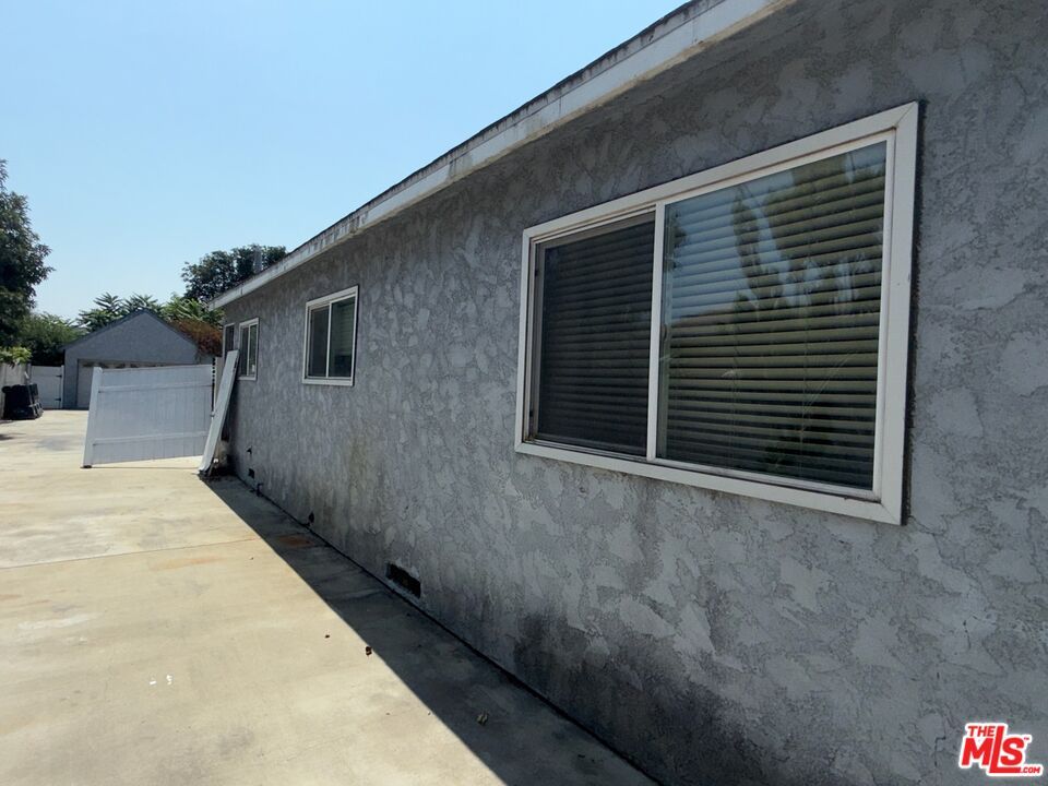 Detached Garage, Exterior