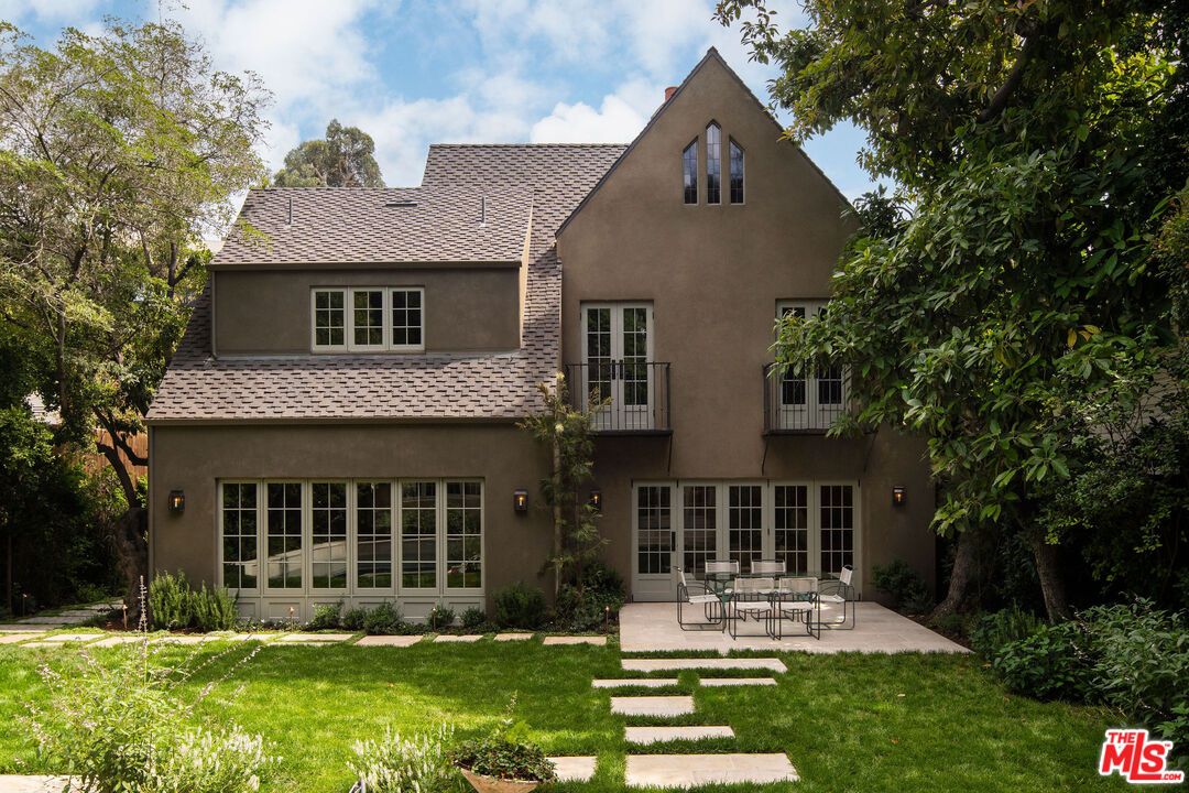 Backyard, Exterior, Facade, Farmhouse