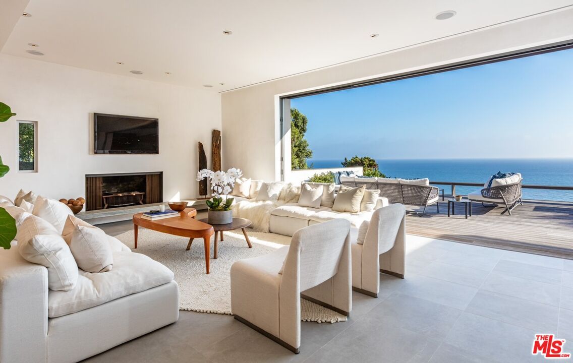 Fireplace, Interior, Living room, Recessed Lighting, Water