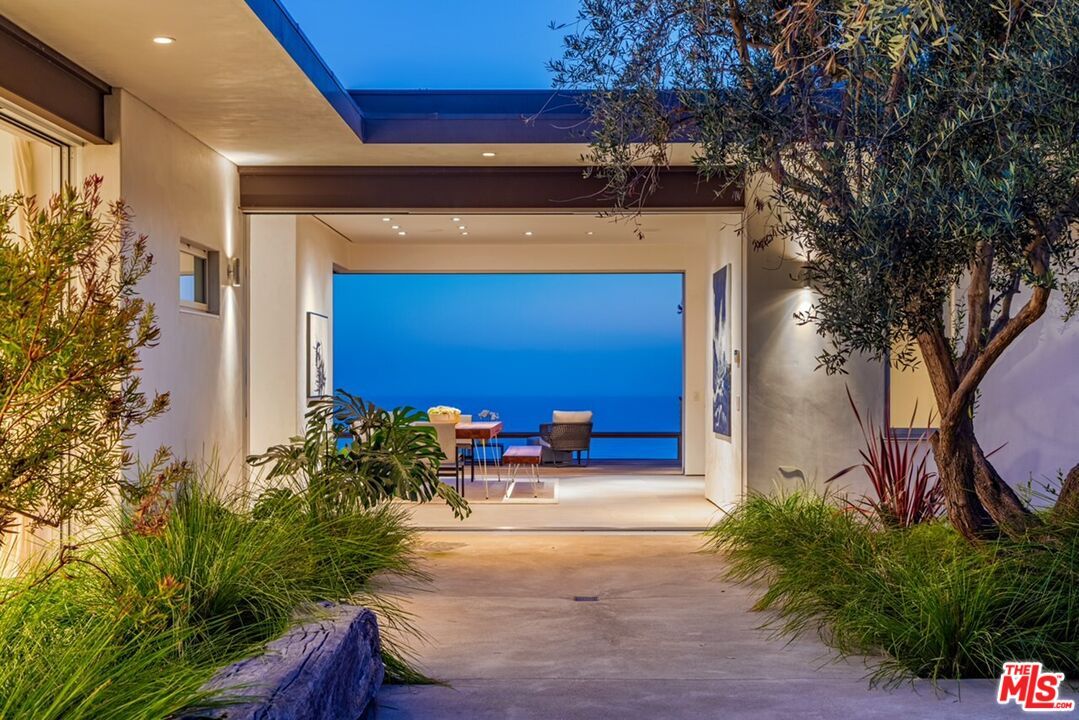Exterior, Water