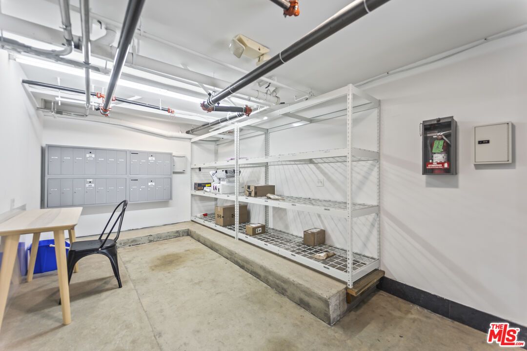 Garage, Interior