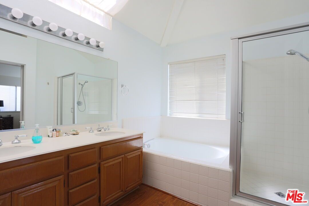 Bathroom, Dual Sink Vanities, Interior, Wood Texture Flooring
