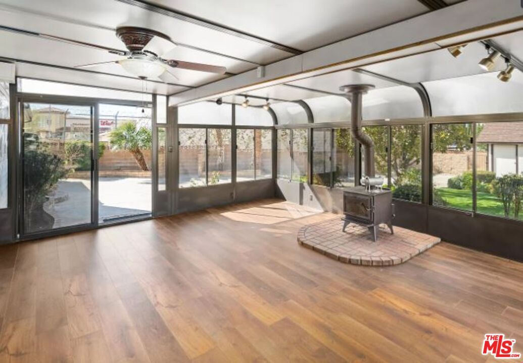 Interior, Sun Room, Wood Texture Flooring