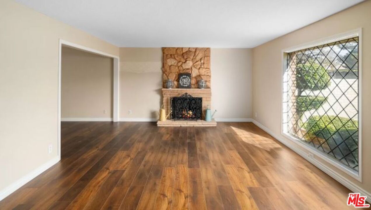 Empty room, Fireplace, Interior, Wood Texture Flooring
