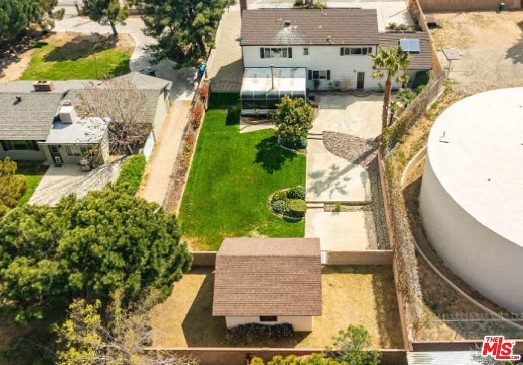 Exterior, Drone