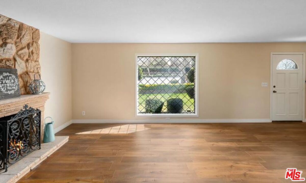 Empty room, Fireplace, Interior, Wood Texture Flooring