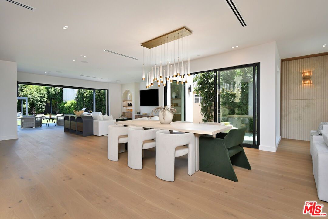 Dining room, Interior, Living room, Pendant Lights, Recessed Lighting, Wood Texture Flooring